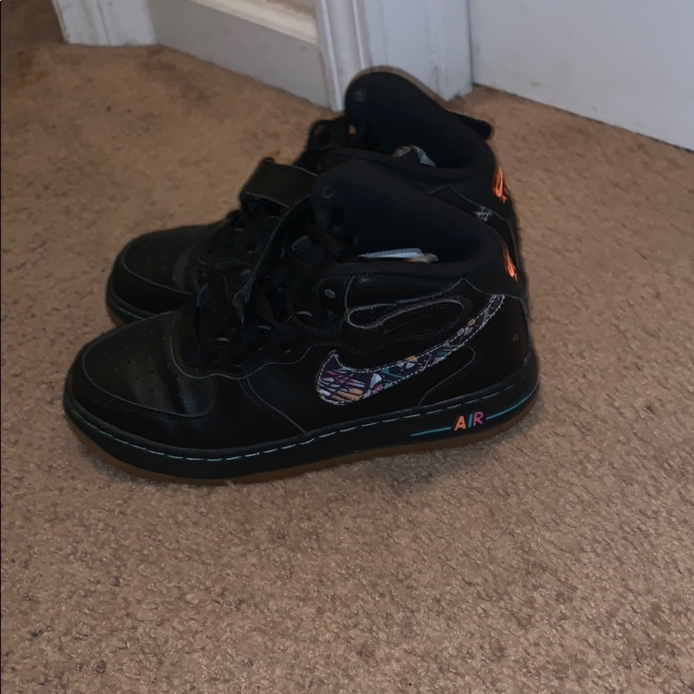 AF1 - comes with box!